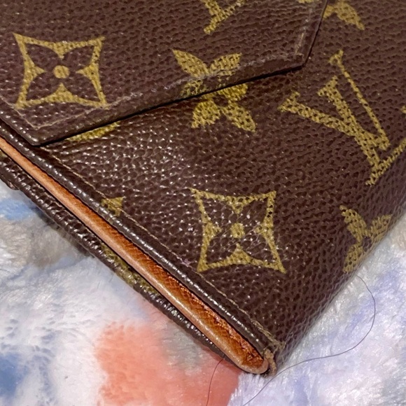 SOLD-Authentic Louis Vuitton Small Trifold Wallet - Picture 9 of 12